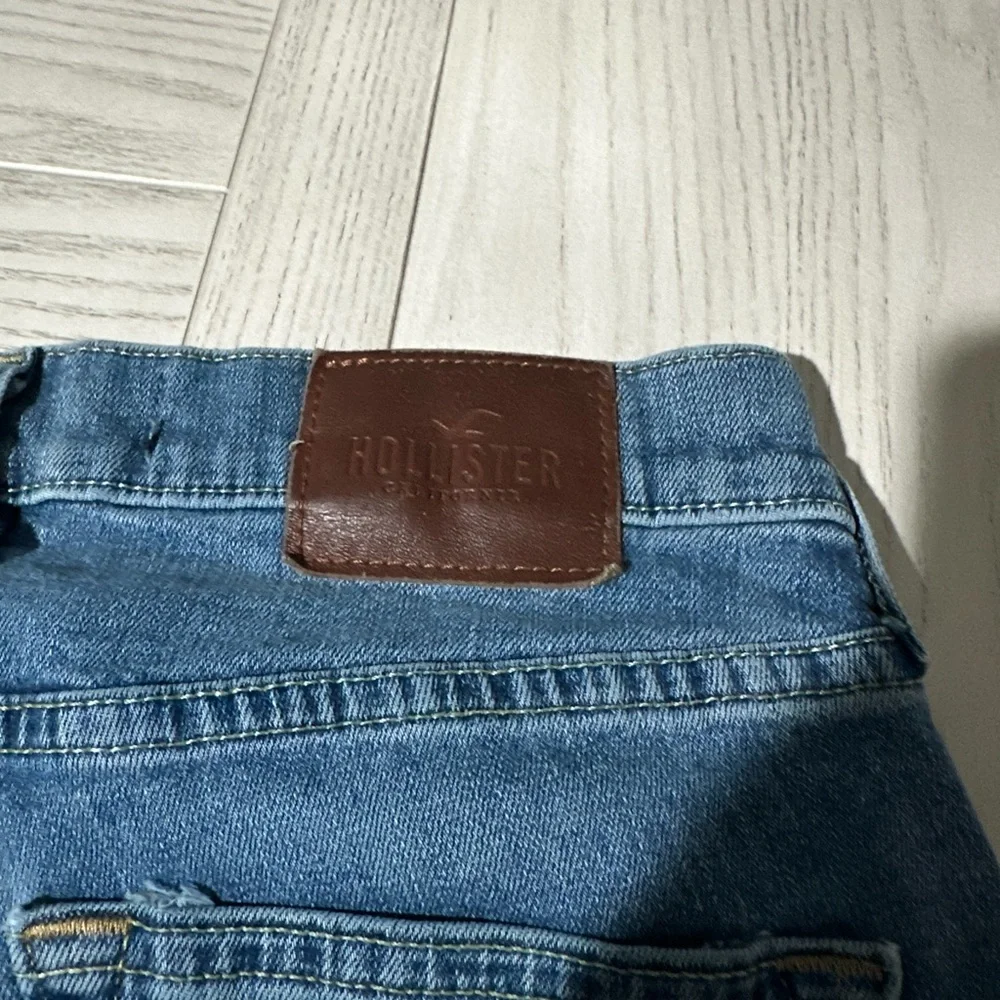 Hollister discover perfect